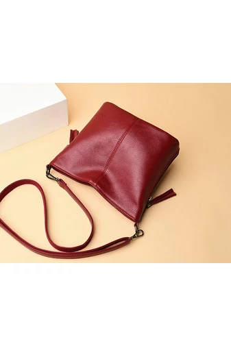 Piros Műbőr Crossbody Táska (20x27x10cm)
