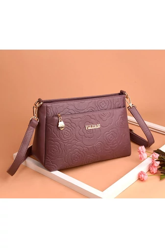 Világos lila crossbody táska műbőr mintával, közepes méretű (19*29*13cm)