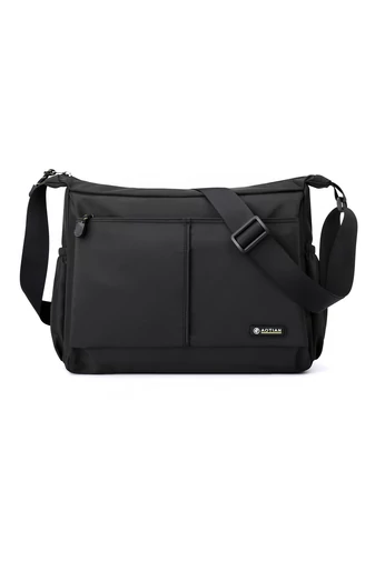 Férfi crossbody táska fekete vízálló anyagból méret (25*33*13cm)