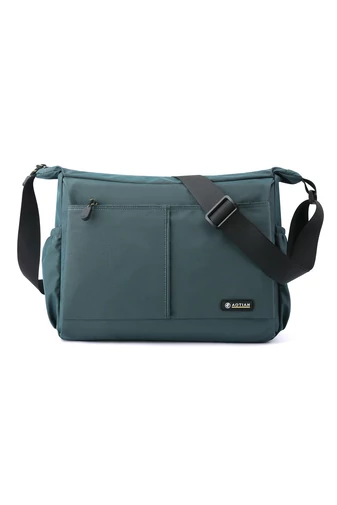  Férfi crossbody táska zöld vízálló anyagból méret (25*33*13cm)